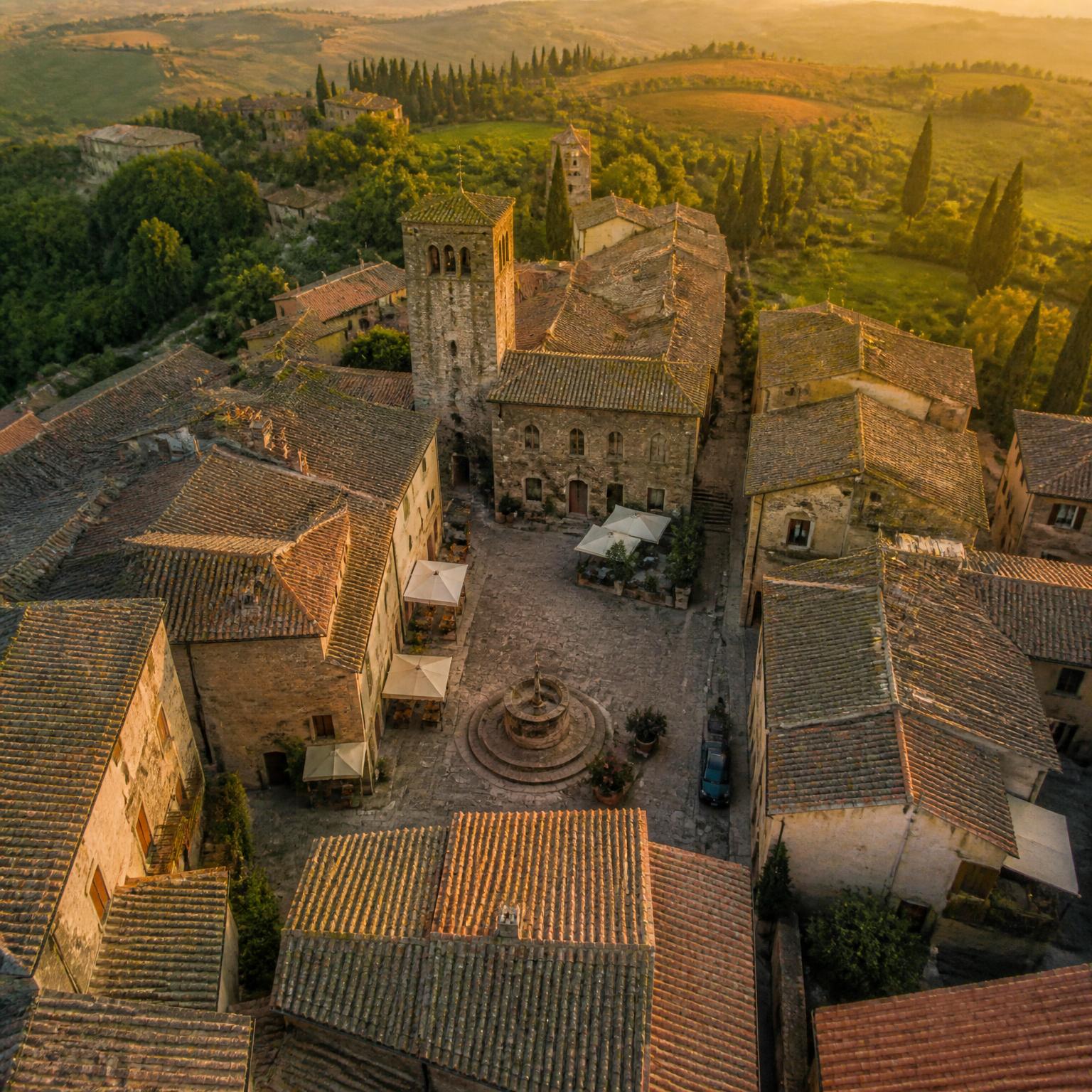 Veduta aerea di un borgo italiano